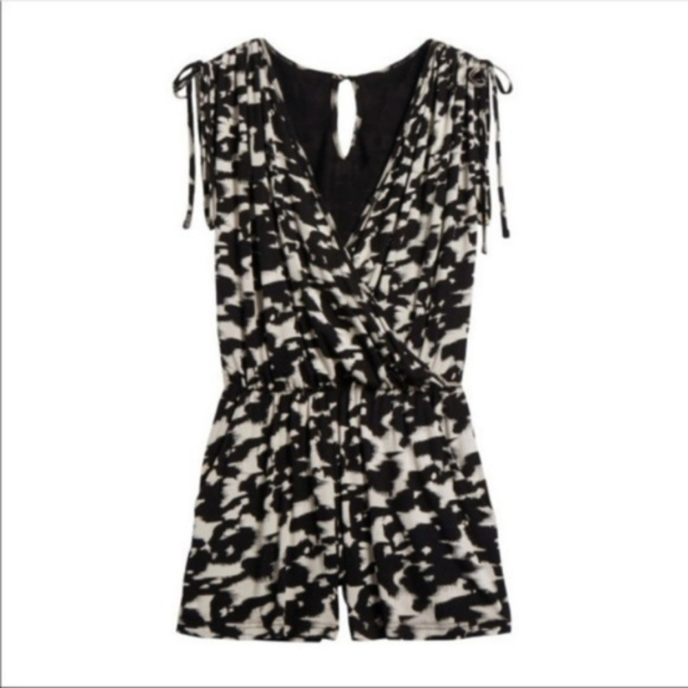 *NWOT* Market & Spruce Black & White Romper